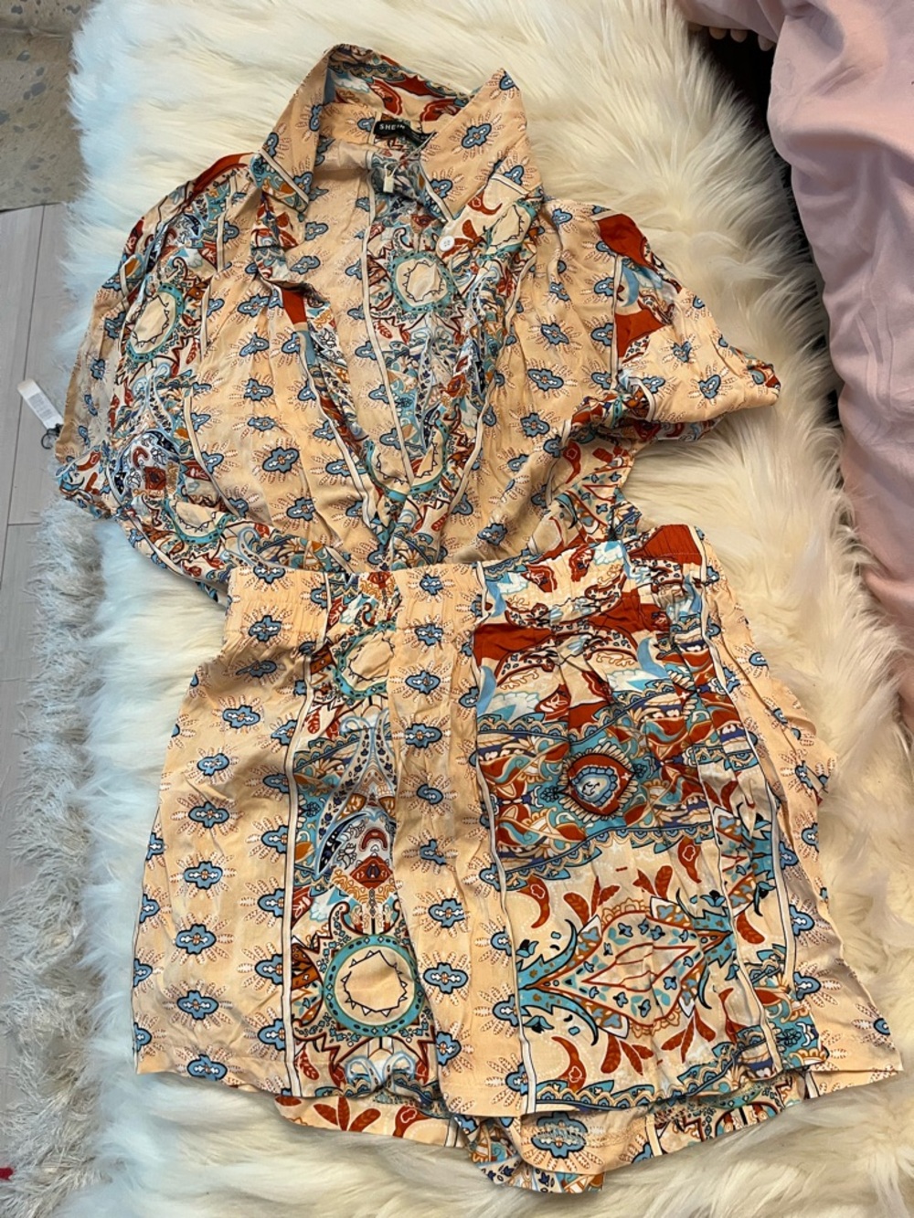 SHEIN Peach Paisley Print Wrap Shorts Set with Blue & Rust Accents